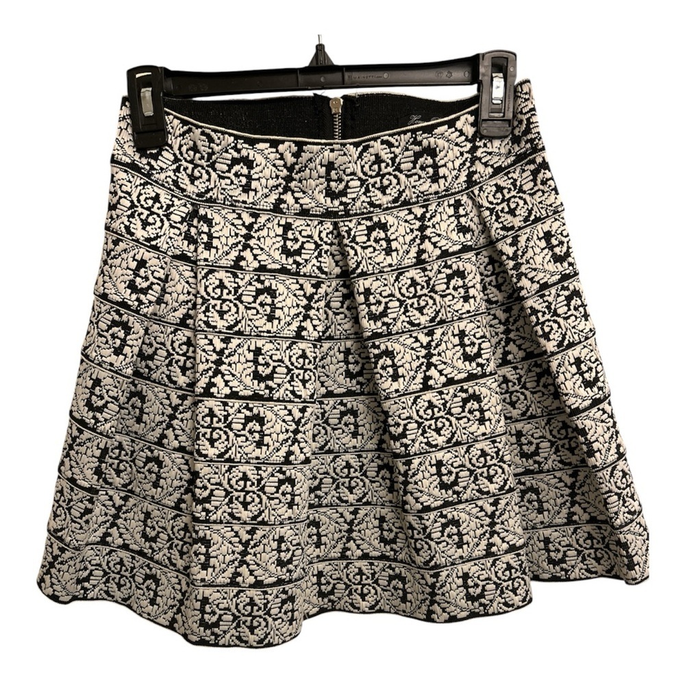 Honey Punch Women Black White Structured Pleated Embroidered Skirt Size Medium